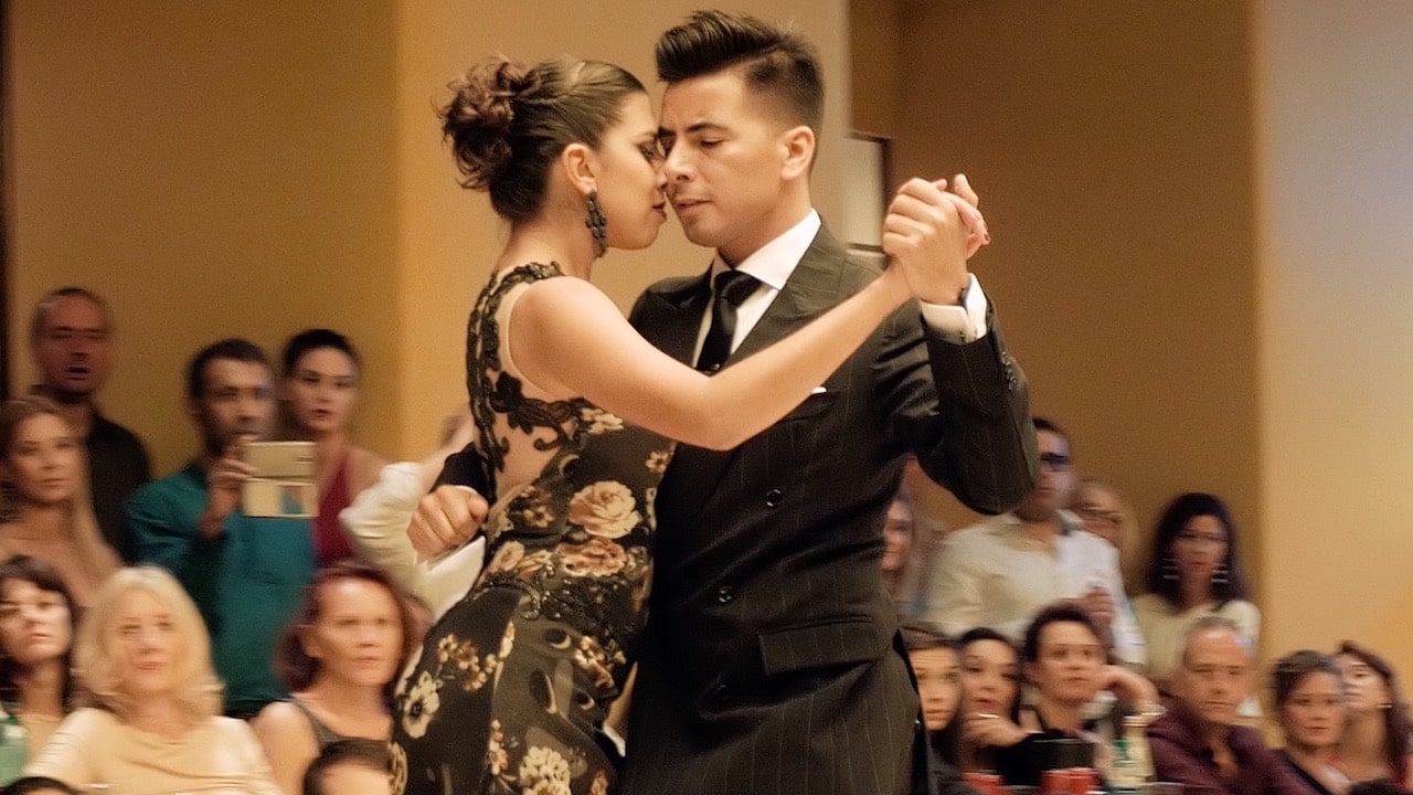 Video Preview Image of Roxana Suarez and Sebastian Achaval – Noche de locura