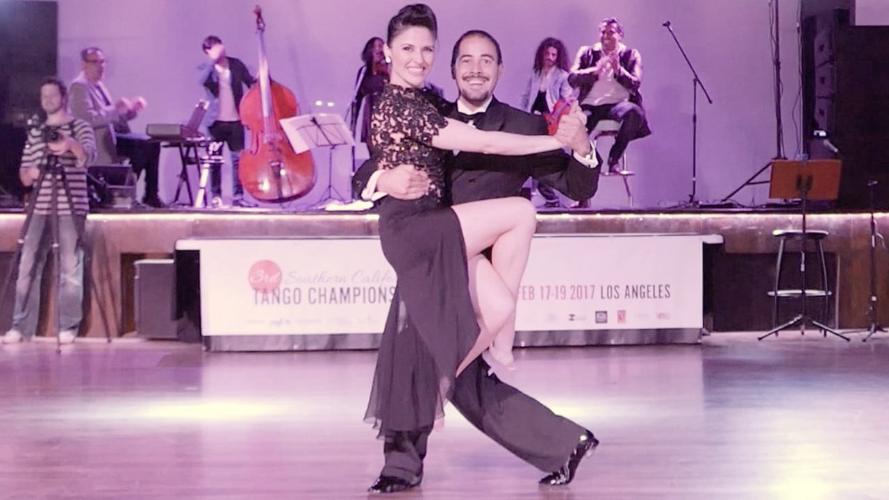 Video Preview Image of Cristina Sosa and Daniel Nacucchio – La mulateada by Sexteto Milonguero