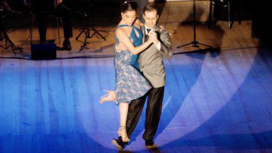 Vanesa Villalba and Facundo Pinero – Loca by Tango en vivo