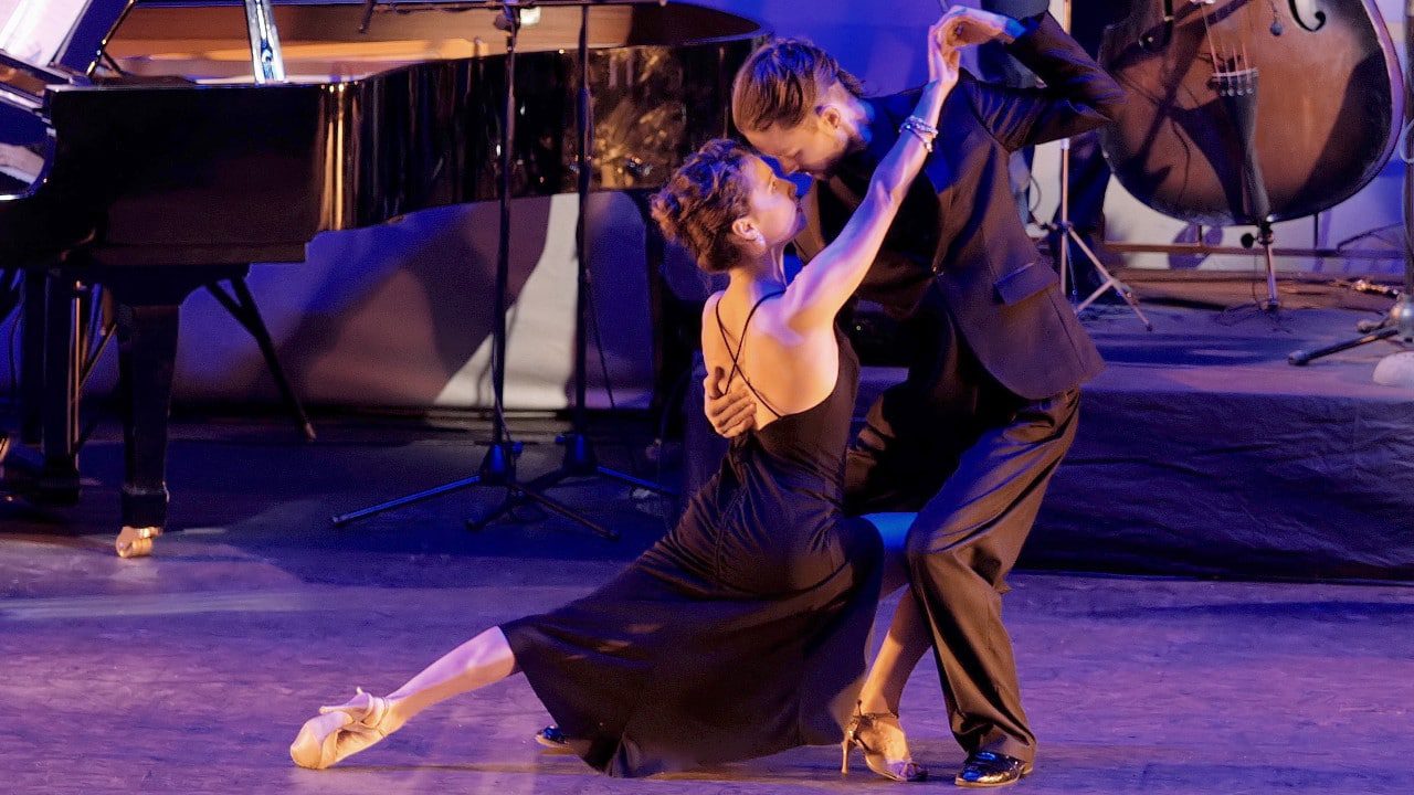 Ewa Wojtkiewicz and Piotr Roemer – Gallo ciego by Solo Tango Orquesta preview picture
