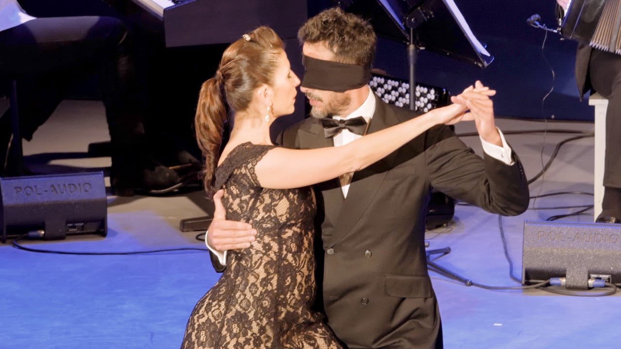 Video Preview Image of Virginia Gomez and Christian Marquez – Danzarín